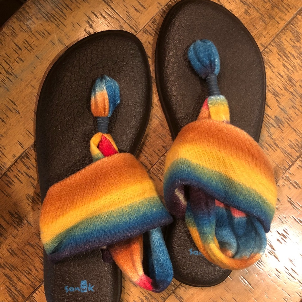 Sanuk. Womens 8. New